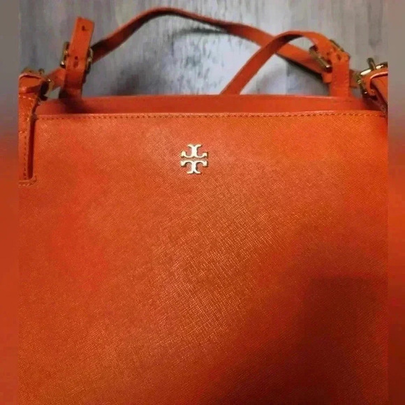 Tory Burch York Buckle Tote Bag in Orange - Picture 2 of 16